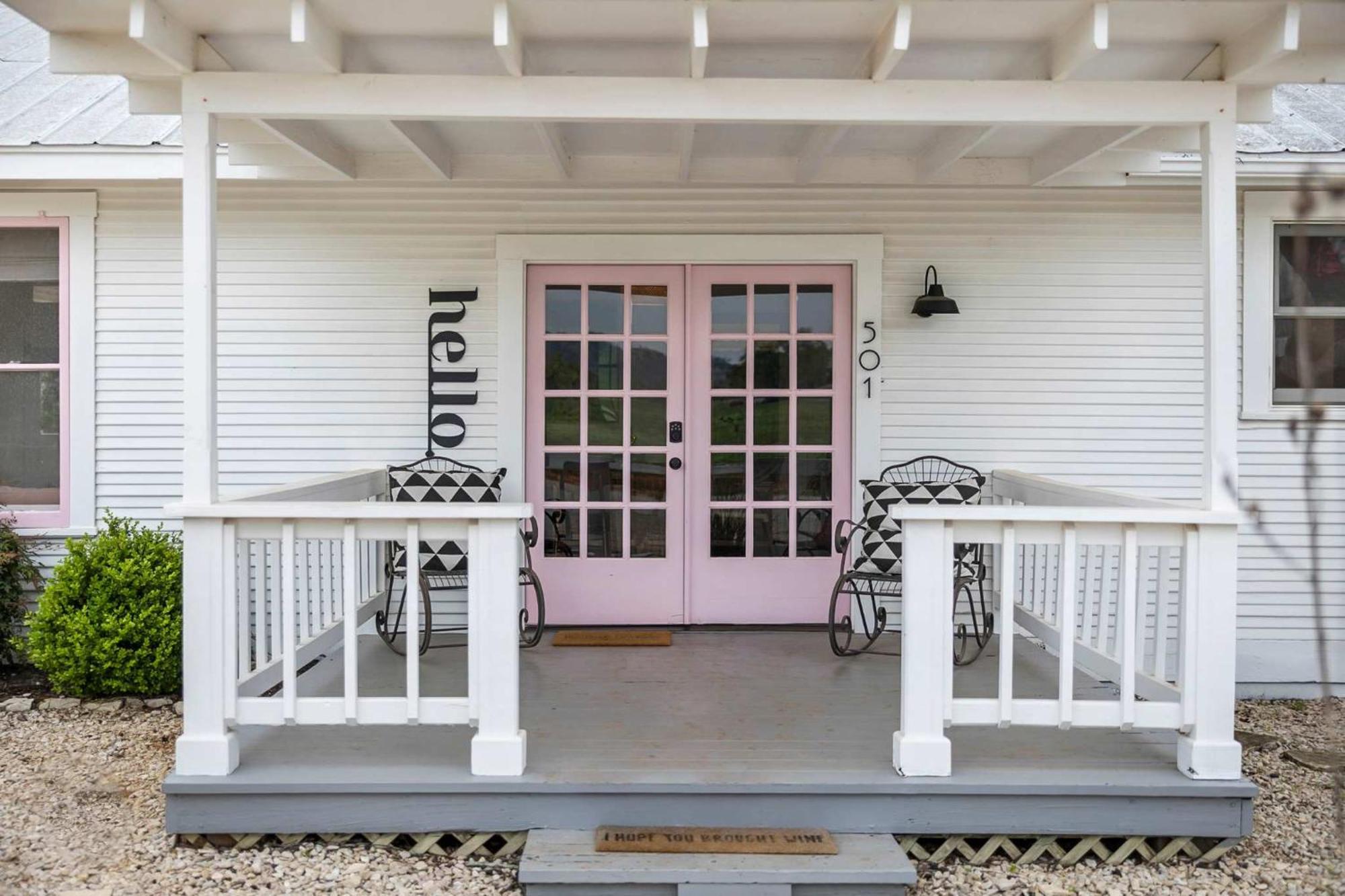 Pink Duchess - Mins To Main Hot Tub & Fire Pit Villa Fredericksburg Exterior photo