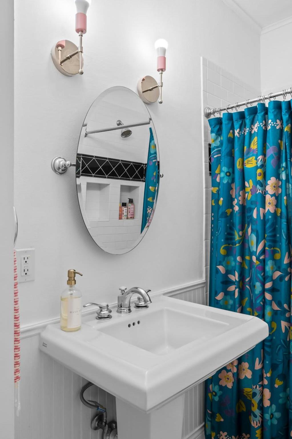 Pink Duchess - Mins To Main Hot Tub & Fire Pit Villa Fredericksburg Exterior photo