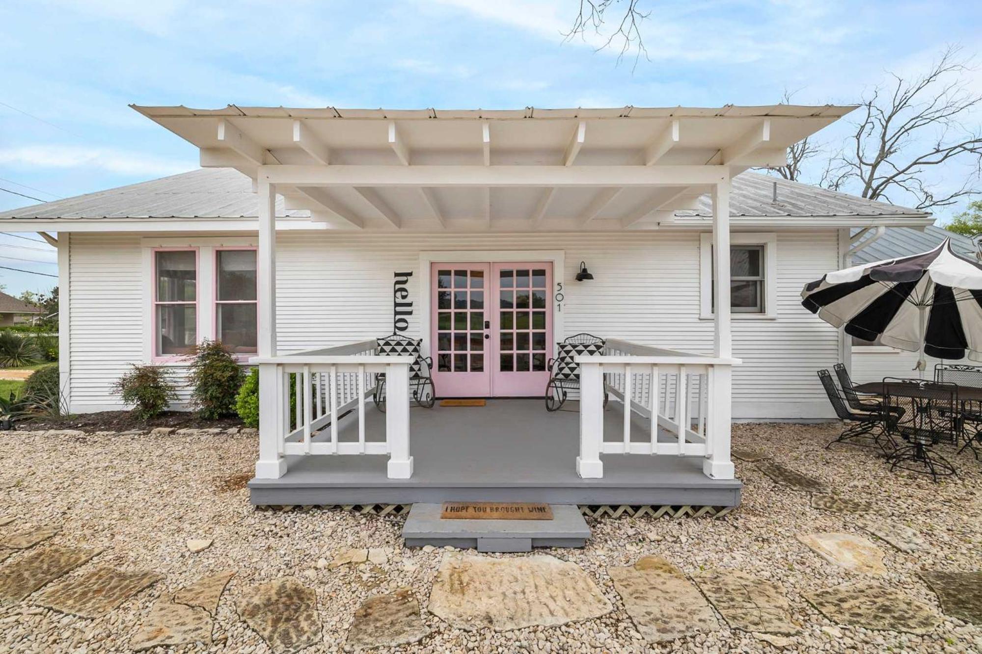 Pink Duchess - Mins To Main Hot Tub & Fire Pit Villa Fredericksburg Exterior photo