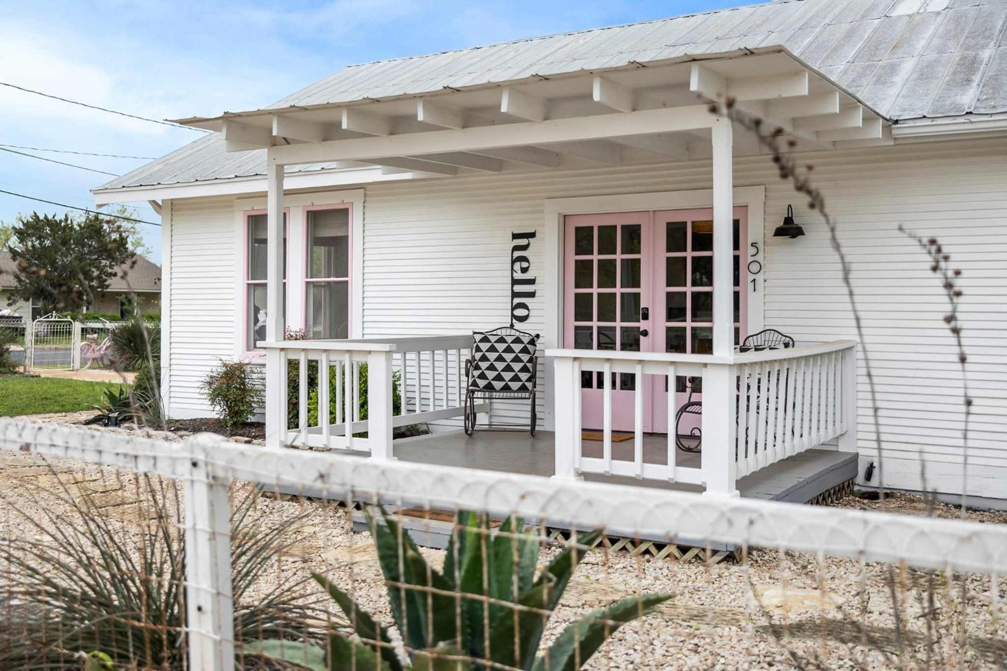 Pink Duchess - Mins To Main Hot Tub & Fire Pit Villa Fredericksburg Exterior photo
