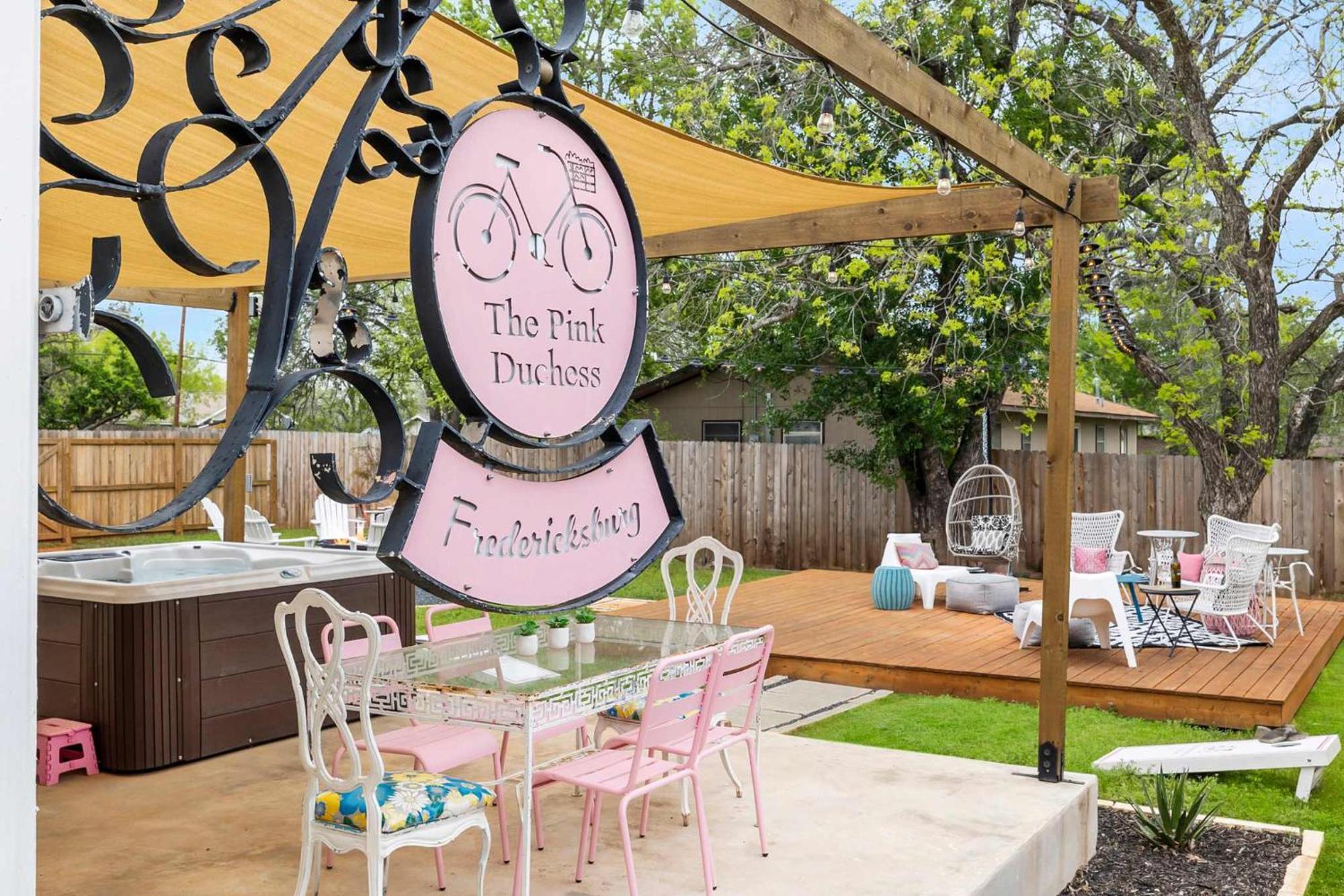 Pink Duchess - Mins To Main Hot Tub & Fire Pit Villa Fredericksburg Exterior photo
