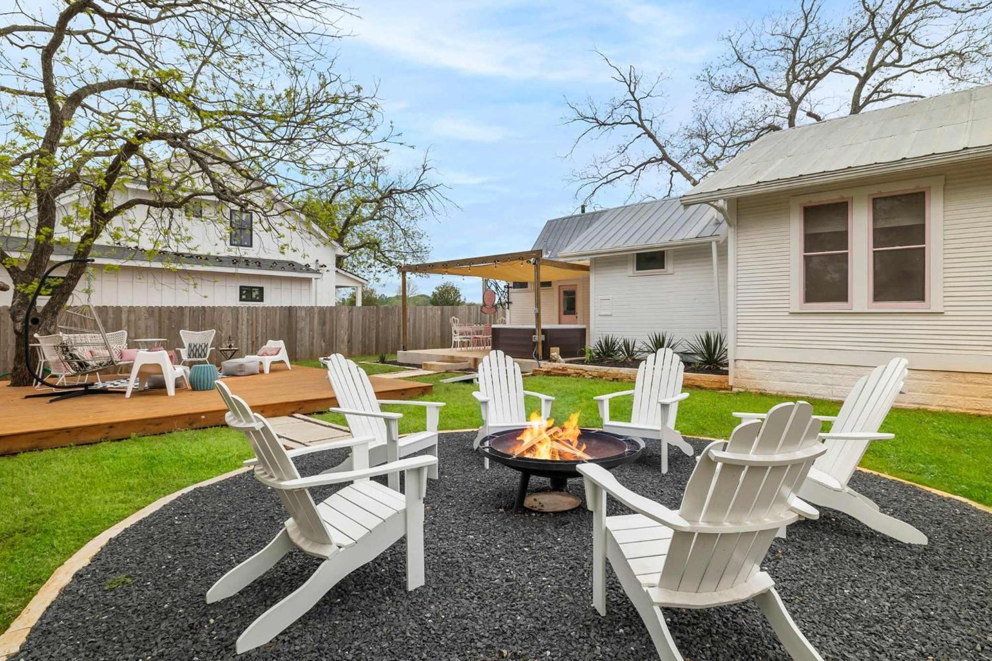 Pink Duchess - Mins To Main Hot Tub & Fire Pit Villa Fredericksburg Exterior photo